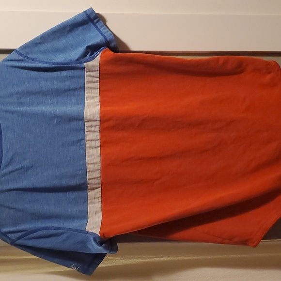 (3 For $20) American eagle t-shirt - Picture 2 of 4